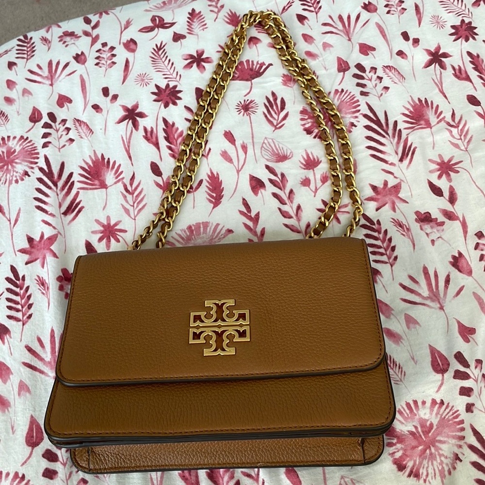 Shoulder bag from Tory Burch .